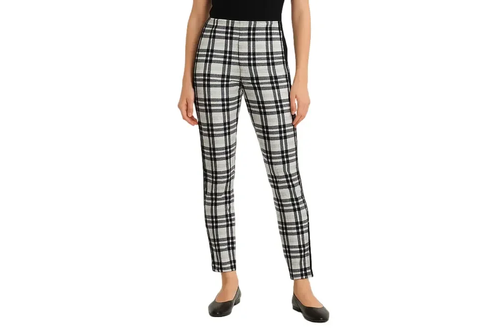 Frank Lyman Black White Ankle Pants Size 6 Woman’s Checkered